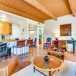 Walk To Santa Fe Plaza Condo With Pool And Hot Tub!