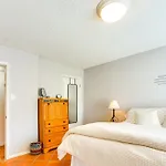 Сasa de vacaciones Walk To Plaza: W/ Pool & Hot Tub!