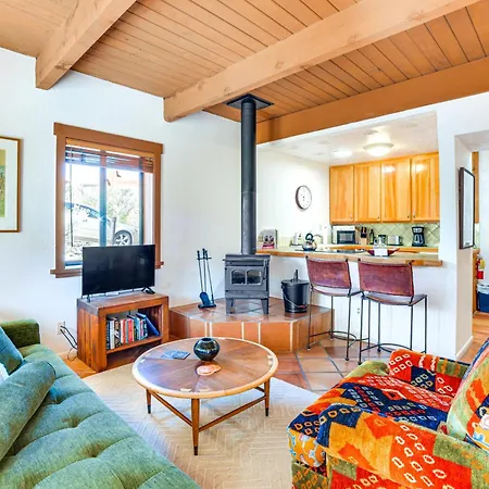 Holiday home Walk To Plaza: W/ Pool & Hot Tub!