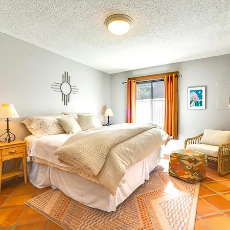 Walk To Plaza: W/ Pool & Hot Tub! Santa Fe