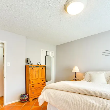 Holiday home Walk To Plaza: W/ Pool & Hot Tub!